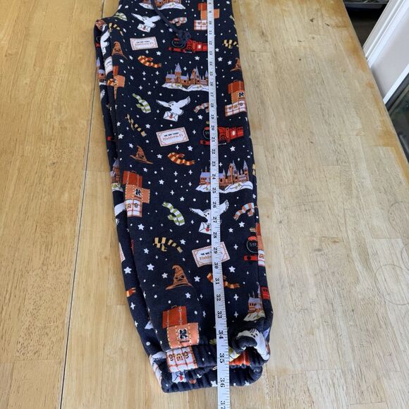 Cakeworthy x Harry Potter Joggers Fleece Pants Graphic 9¾ Unisex Size Medium EUC - Picture 13 of 13
